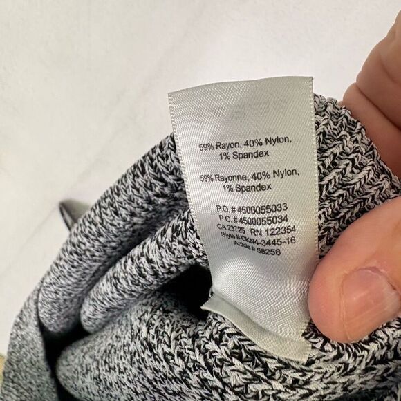 Wilfred Aritzia Black & White Knit High Neckline Tank Top Size Small - Picture 11 of 11